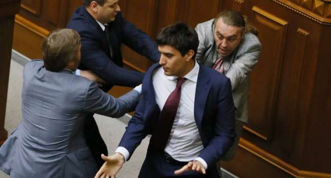 Журналист: истинное лицо зеленой власти – Левченко вернулся в Украину Журналист: истинное лицо зеленой власти – Левченко вернулся в Украину