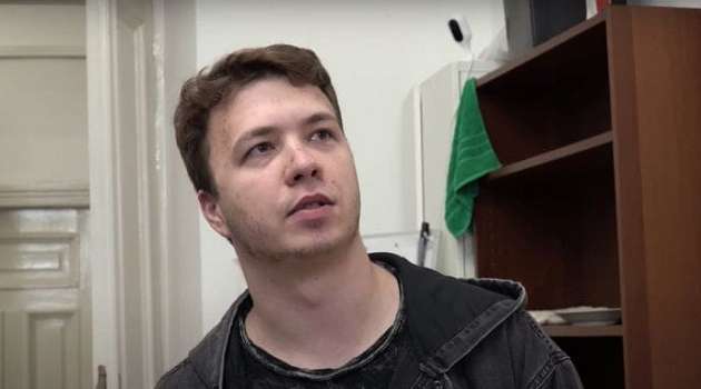 Отец Протасевича считает, что перед «признанием» его сына заставили употребить психотропные вещества 