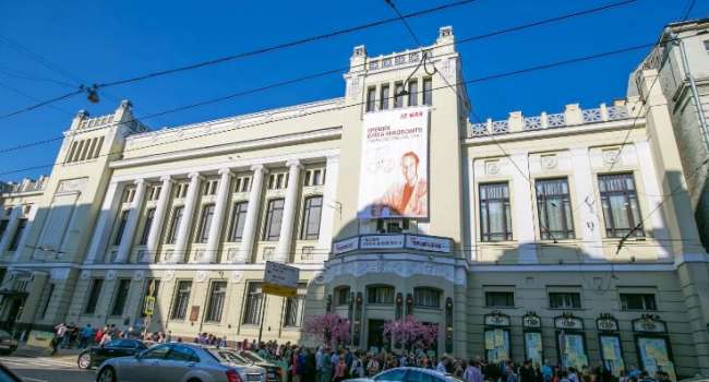 Дочь легендарного Захарова уволили из его театра без предупреждения 