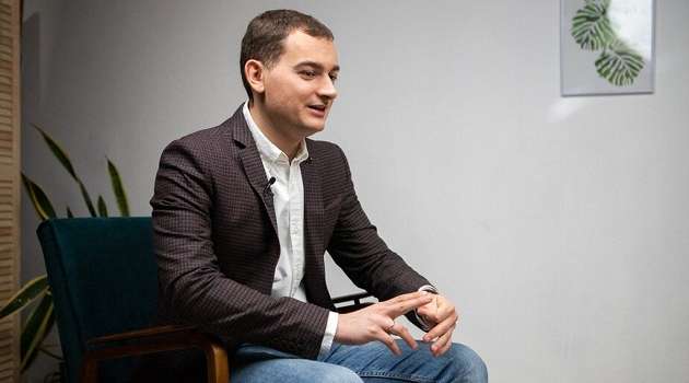 Белорусский политолог выехал в Украину из-за упоминания его имени в «интервью» Протасевича