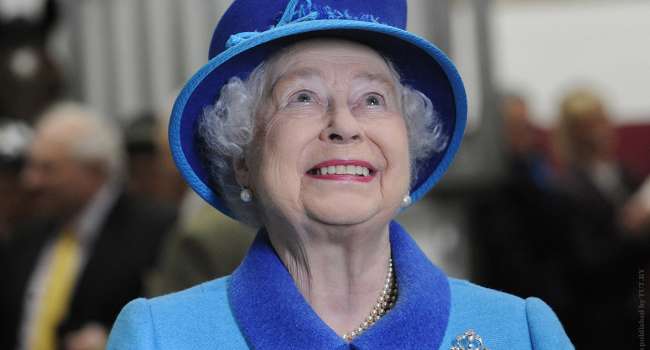 Королева Елизавета II трогательно отреагировала на рождение дочери у принца Гарри