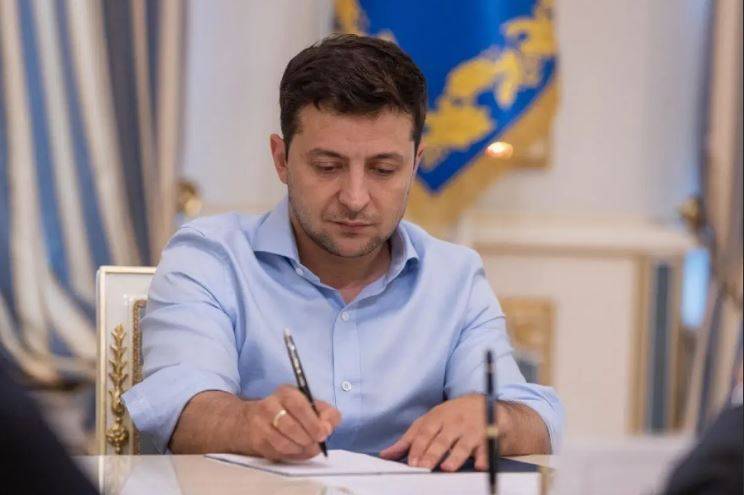 «Мантра о войне дает право гнобить народ»: Азаров рассказал, как Зеленский кормит украинцев байками