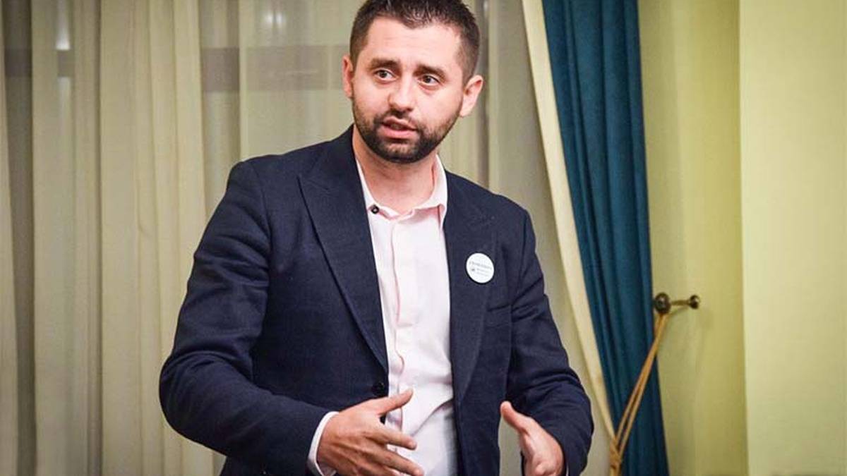 «Слугам народа» пригрозили исключением из фракции за отказ голосовать за закон об олигархах