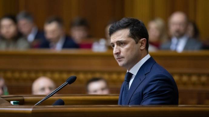 Магера: надеюсь, президент внесет для безотлагательного рассмотрения Радой законопроекта об использовании флага Украины и герба