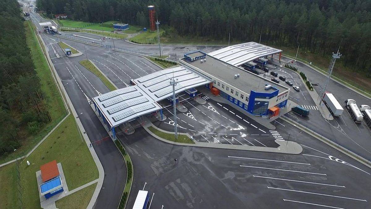 Пограничники Литвы открыли огонь по нелегальным белорусским мигрантам