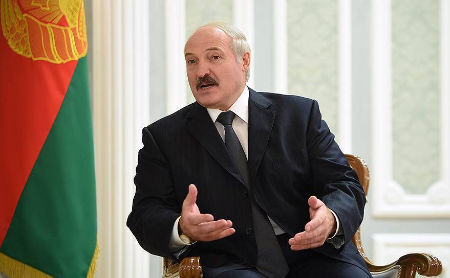 Историк: Лукашенко требует не использовать молитву «Магутнный Боже» в белорусских церквях, потому что она якобы фашистская