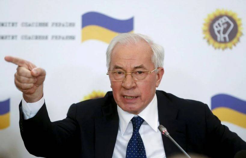 «Теперь отберут последние деньги на продукты питания»: Азаров напомнил о разрешении банкам списывать долги украинцев по коммуналке