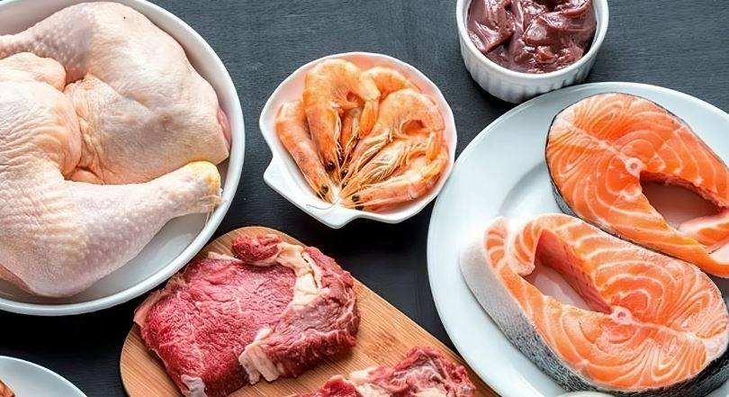 Шеф-повар перечислил самые опасные продукты в летнюю жару