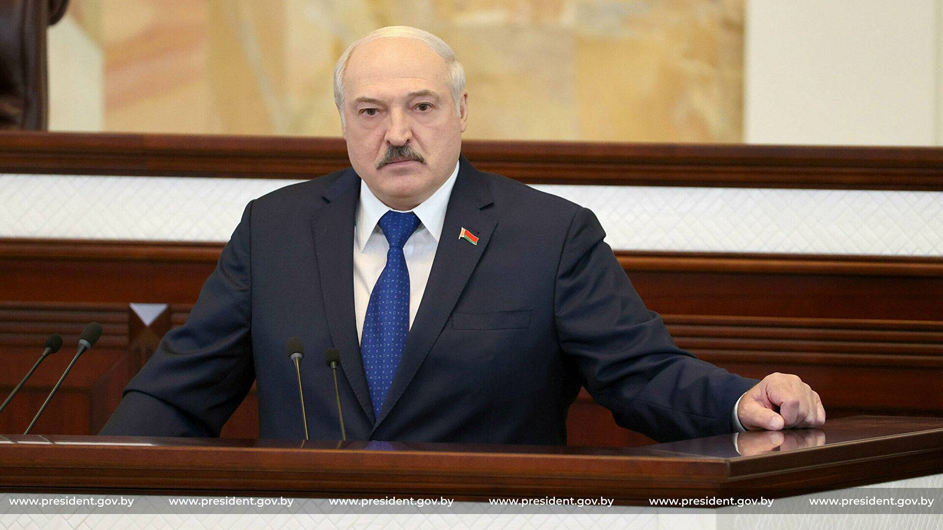 Лукашенко пообещал «неприемлемый ущерб» Западу из-за санкций против Беларуси