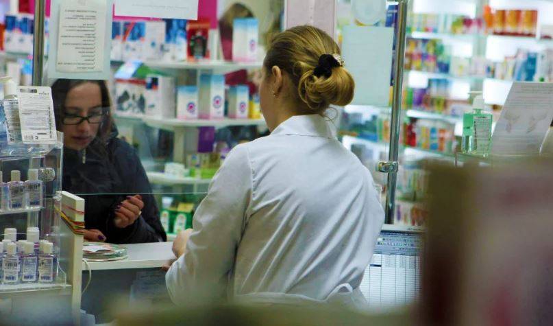 «На это влияет курс доллара»: Эксперт назвала причину подорожания лекарств в Украине