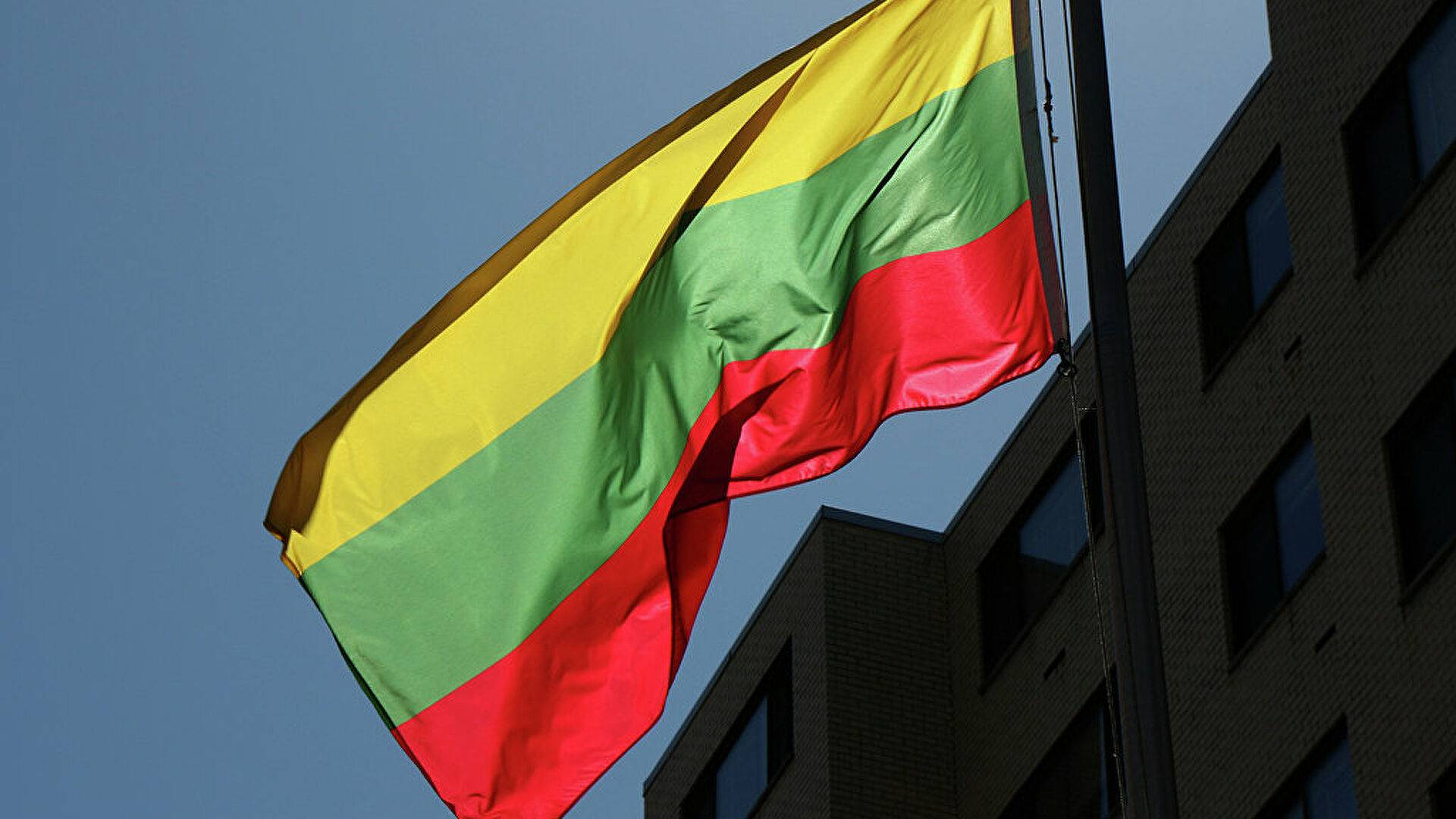 Литва таки начала строить забор на границе с Беларусью