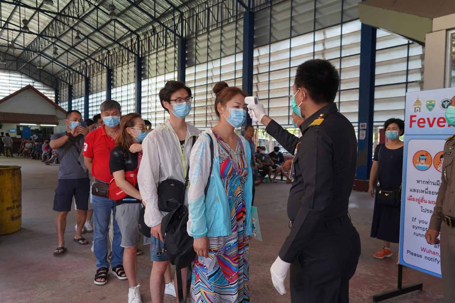 Туристам на заметку: власти Таиланда опять ввели комендантский час