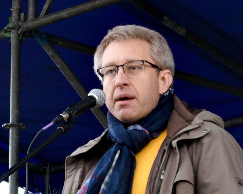 Гайдукевич: наступит время, Вова, и мы снова будем стоять под судом, но требовать твоей казни. Рейтинги не спасают, в Чаушеску они были очень высоки