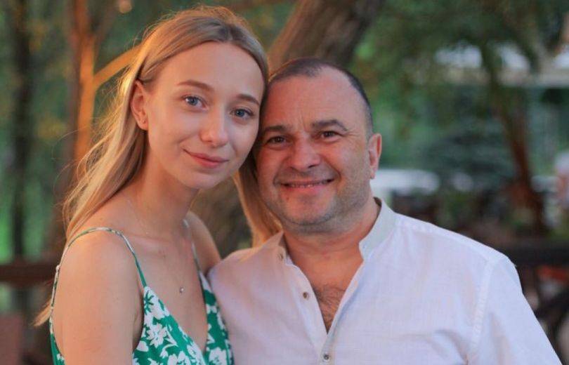 «Переживаем, в какую среду может попасть наш ребенок»: Виктор Павлик признался, что мечтает о собственной квартире с террасой, и понимает, почему Кароль отправила своего сына учиться за границу