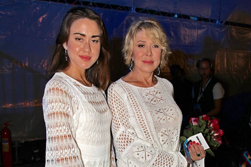 «Этот аккаунт ведет тот, у кого есть архив ваших фото и кто в курсе ваших дел», «А почему мама подписала»: Татьяна Плаксина заявила, что неизвестные ей люди создали страницу в «Инстаграм», и публикуют туда ее фото