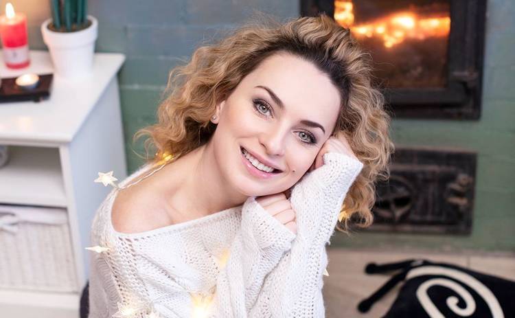 «Наконец-то, меня «чипировали». Если что, то ищите меня возле вышек 5G»: звезда «Дизель шоу» сообщила, что вакцинировалась от коронавируса