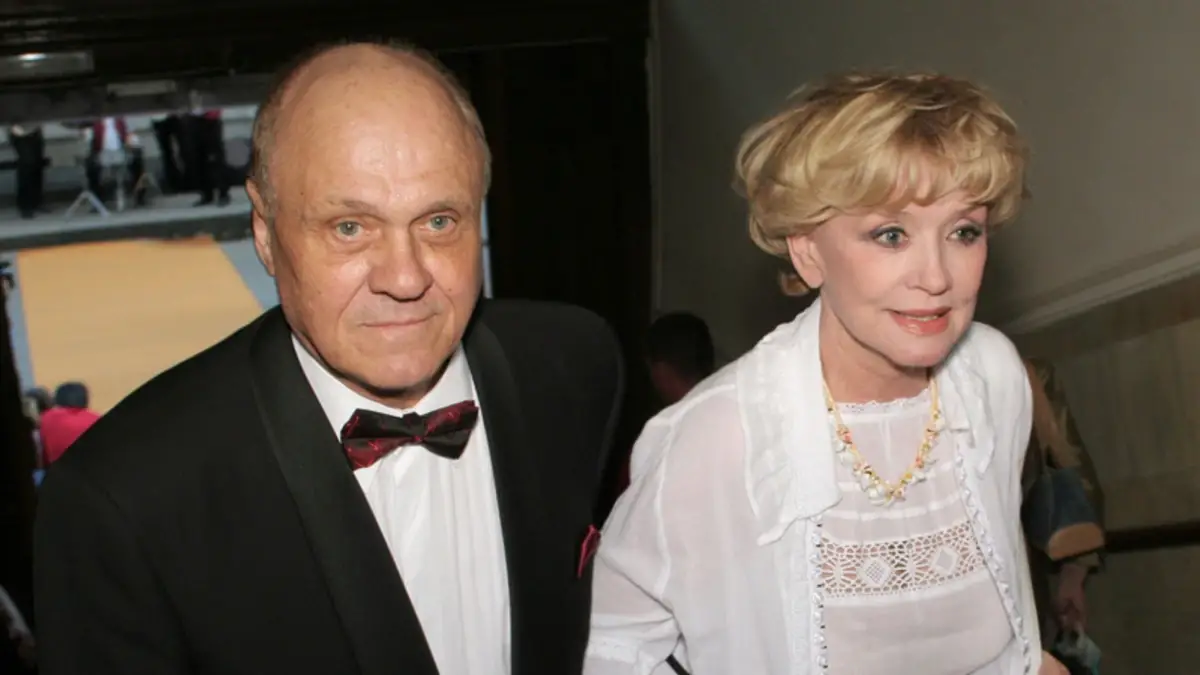 «Даже намека не показывал, что кто-то ему симпатичен»: известный актер рассказал об отношении Меньшова к Алентовой на съёмках