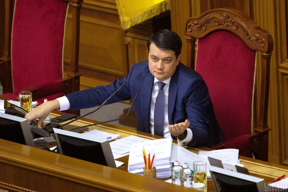 Блогер: верх цинизма – Разумков поблагодарил Авакова за работу на государство