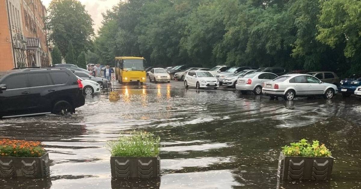 «В день юбилея Кличко природа смачно послала его на 3 буквы»: журналист прокомментировал потоп в Киеве