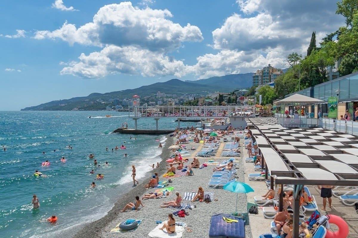 Оккупанты Крыма не исключают закрытие турсезона: озвучено условие