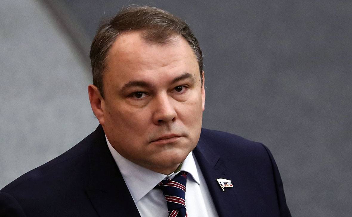 В Госдуме считают, что Украина сама должна попроситься в состав России