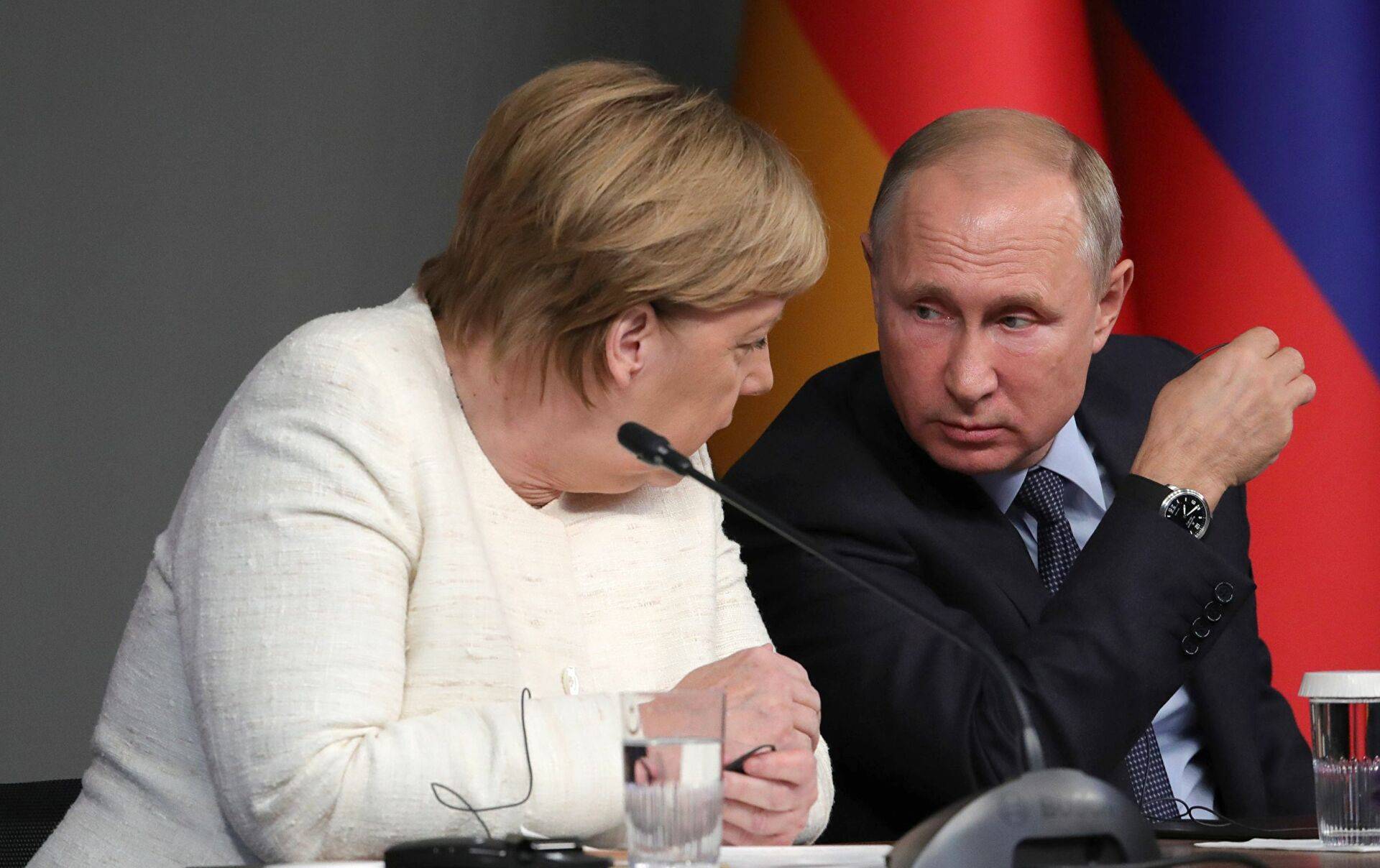 «Риск быть униженной был очень высоким»: историк рассказал о конфликте Путина и Меркель из-за Украины