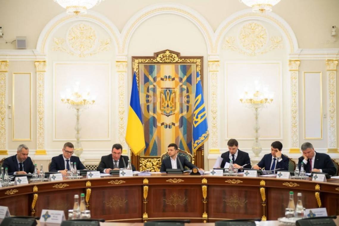 Кабмин по рекомендации СНБО рассмотрит ситуацию в «Укрзализныце»