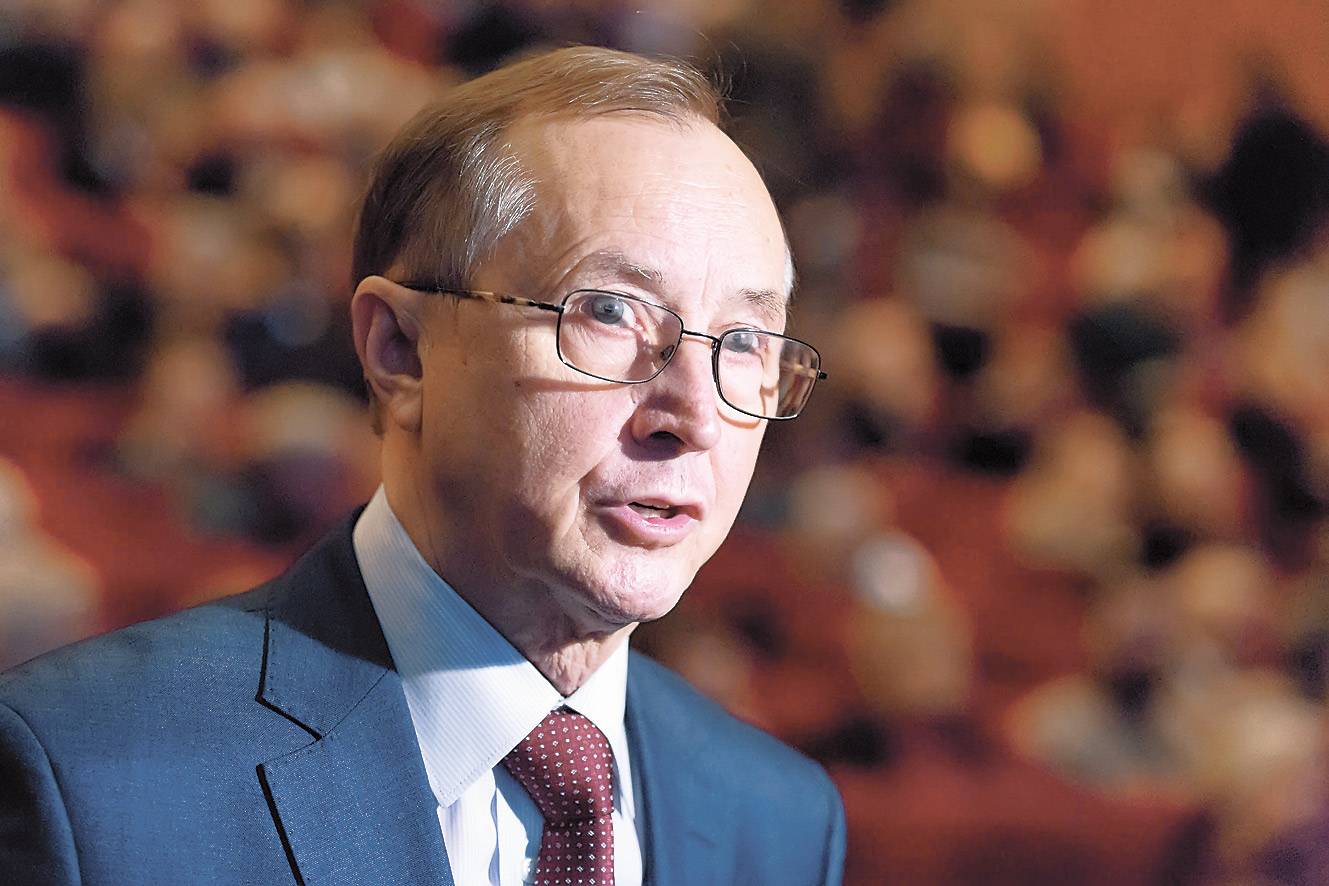 «Характер очень сложный»: Бурляев назвал причину развода с Натальей Варлей