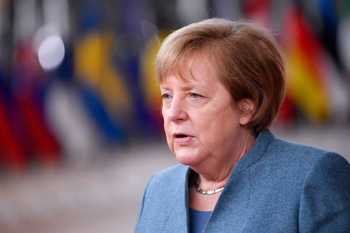 Российский политолог объяснил, почему Меркель начала давить на Киев
