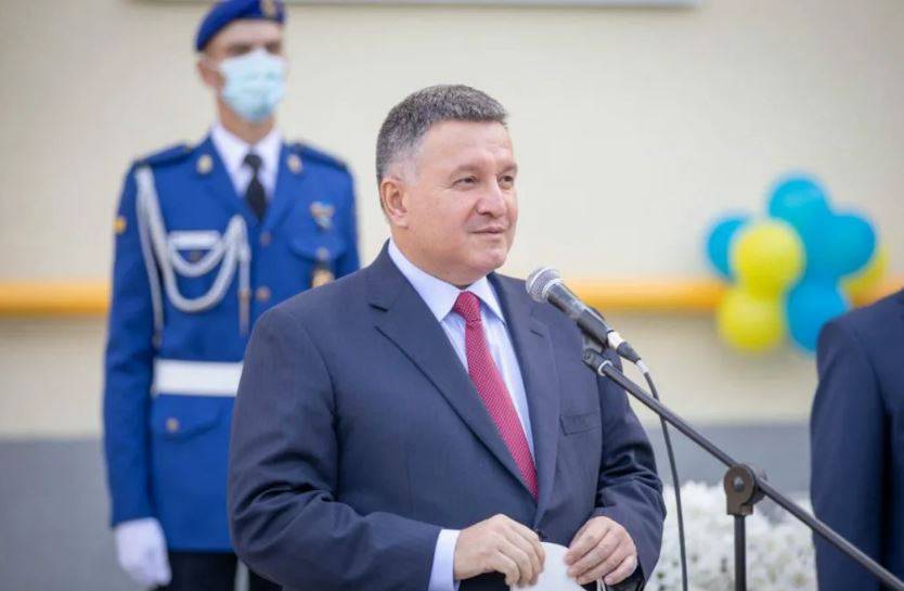 «Верить в это - значит проявить умственную отсталость»: Шарий назвал причину отставки Авакова