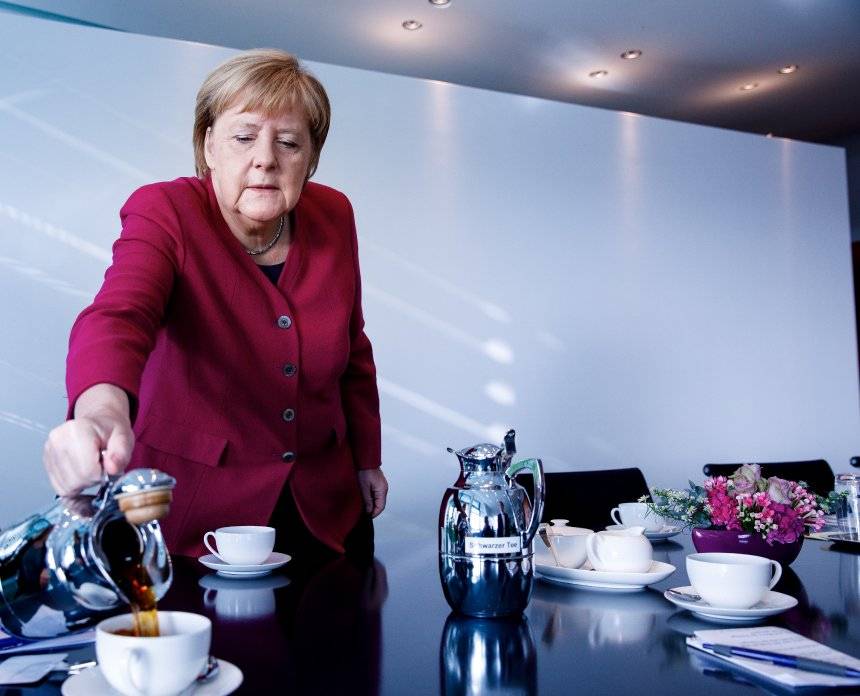 «Без забора, без охраны и имени»: журналистка рассказала, как скромно живёт Ангела Меркель