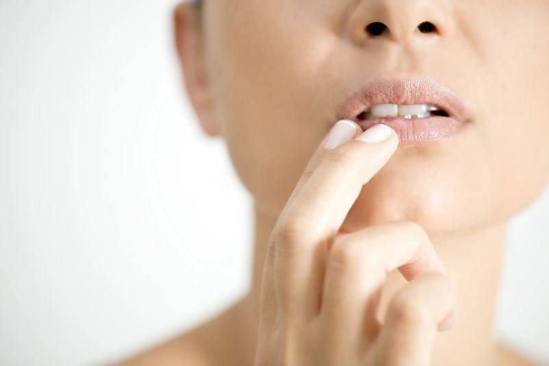 Дерматолог рассказала об опасности простуды на губах