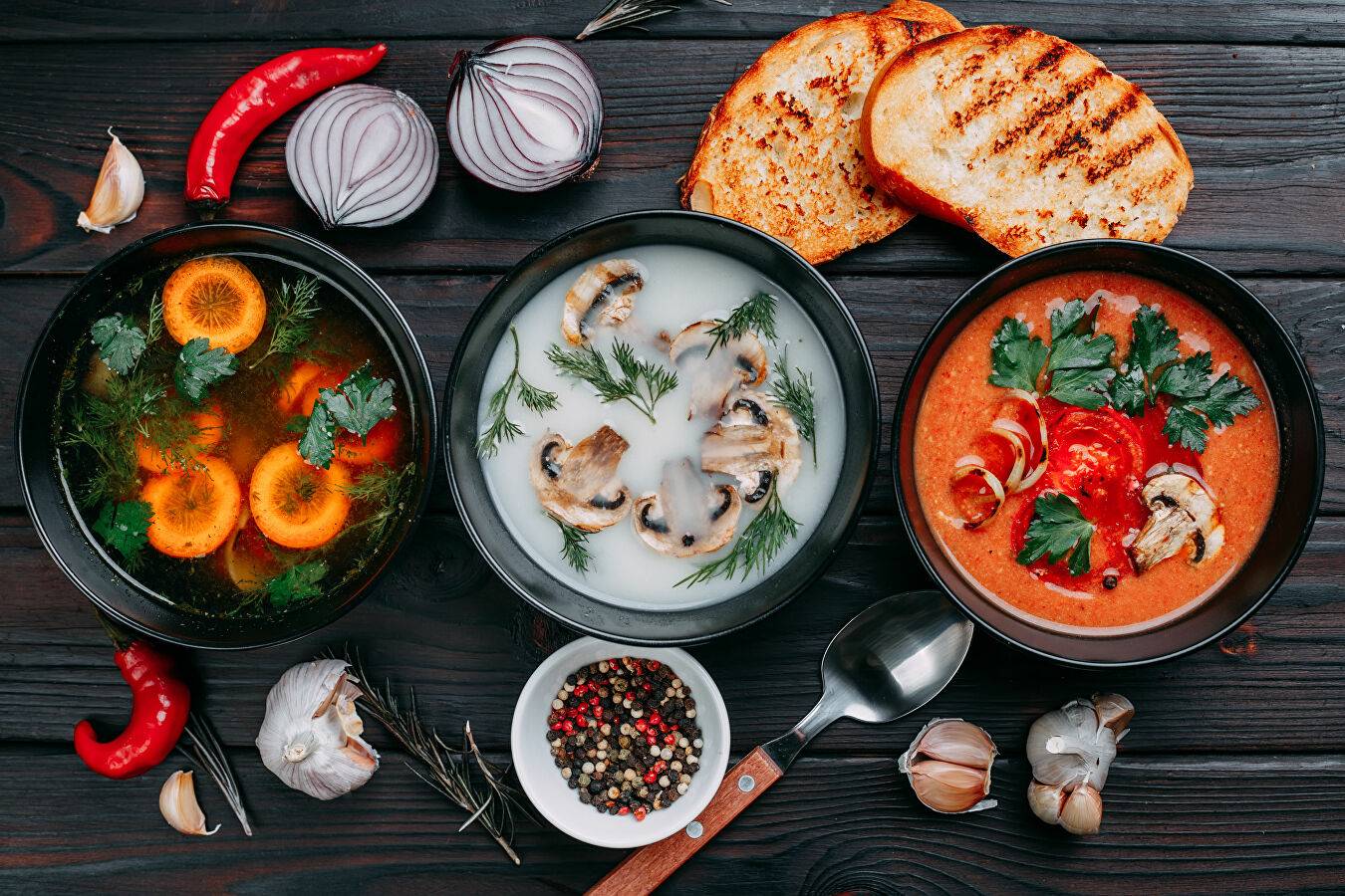 Диетолог перечислила 7 продуктов, которые нельзя добавлять в суп