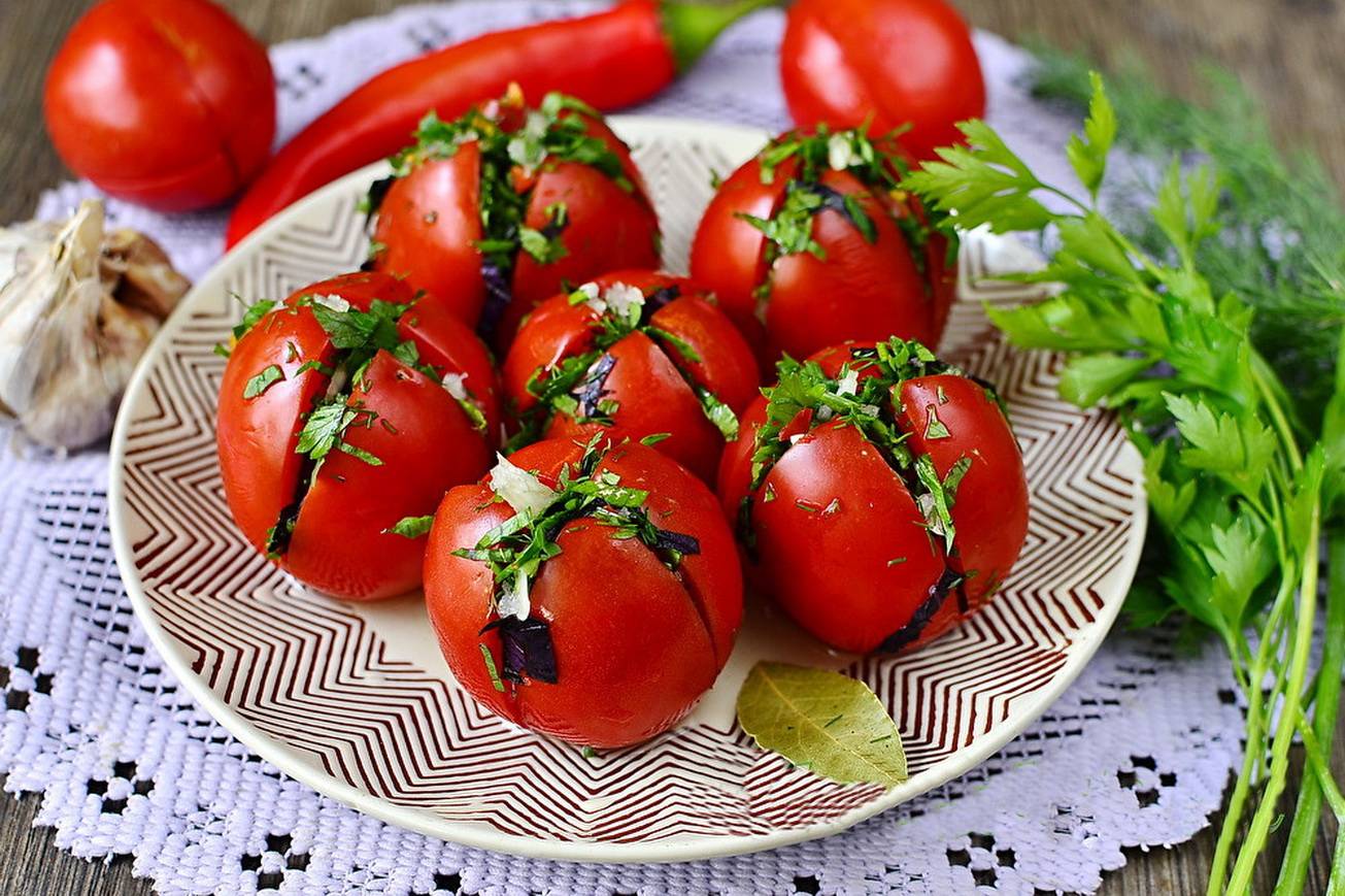 Мариновать вкусные помидоры