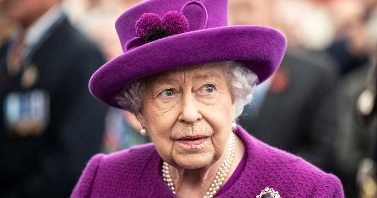 «Годы над ней не властны»: Елизавета II сразила британцев изменениями во внешности