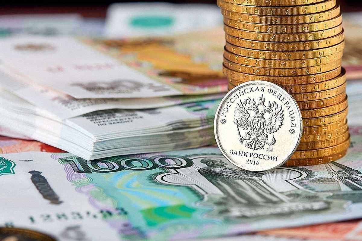Никаких накоплений не останется: известный экономист предупредил россиян о девальвации рубля в 2022 году