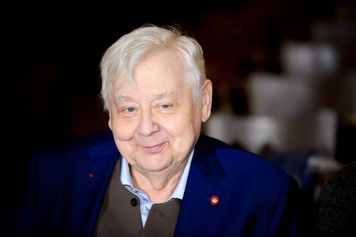 «Обещал не поступать как отец, но слово своё не сдержал»: известный актер рассказал о большой трагедии в жизни Табакова