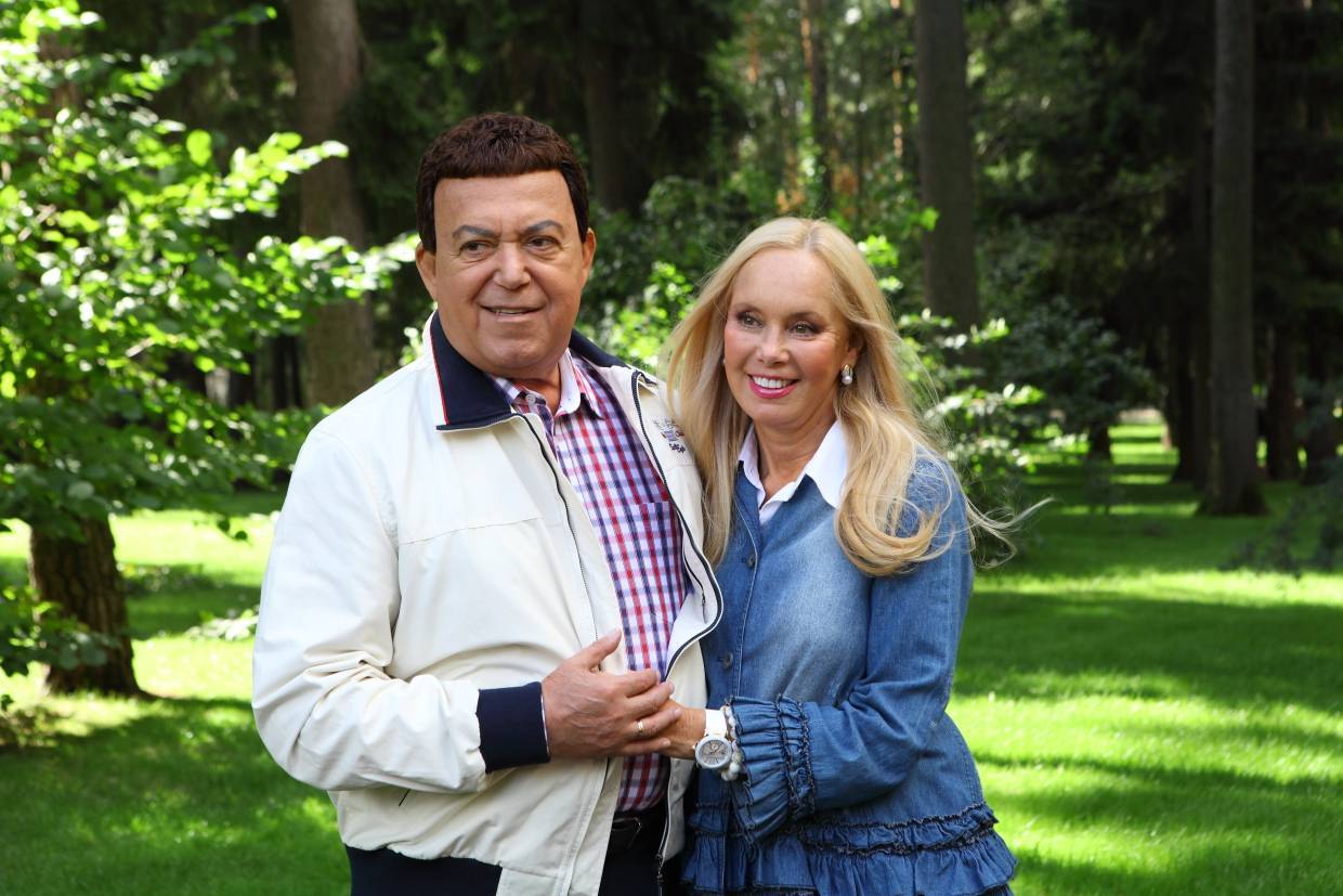 «Была просто поражена и не ожидала»: Вдова Кобзона призналась, что ничего не знала о его наградах