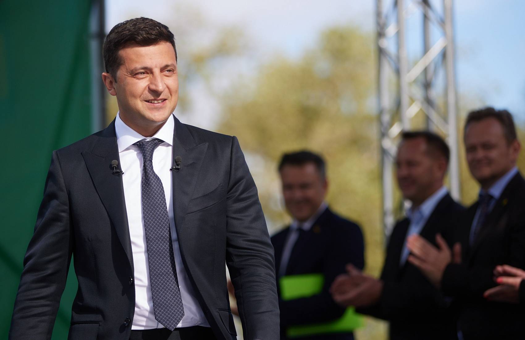 Политолог объяснил, кто забрал проценты рейтинга Зеленского