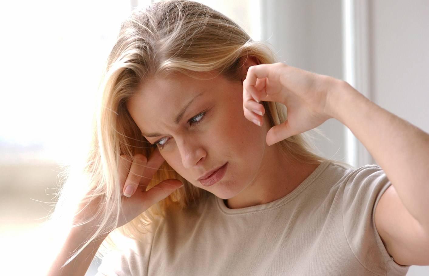 Медики перечислили четыре причины шума в ушах