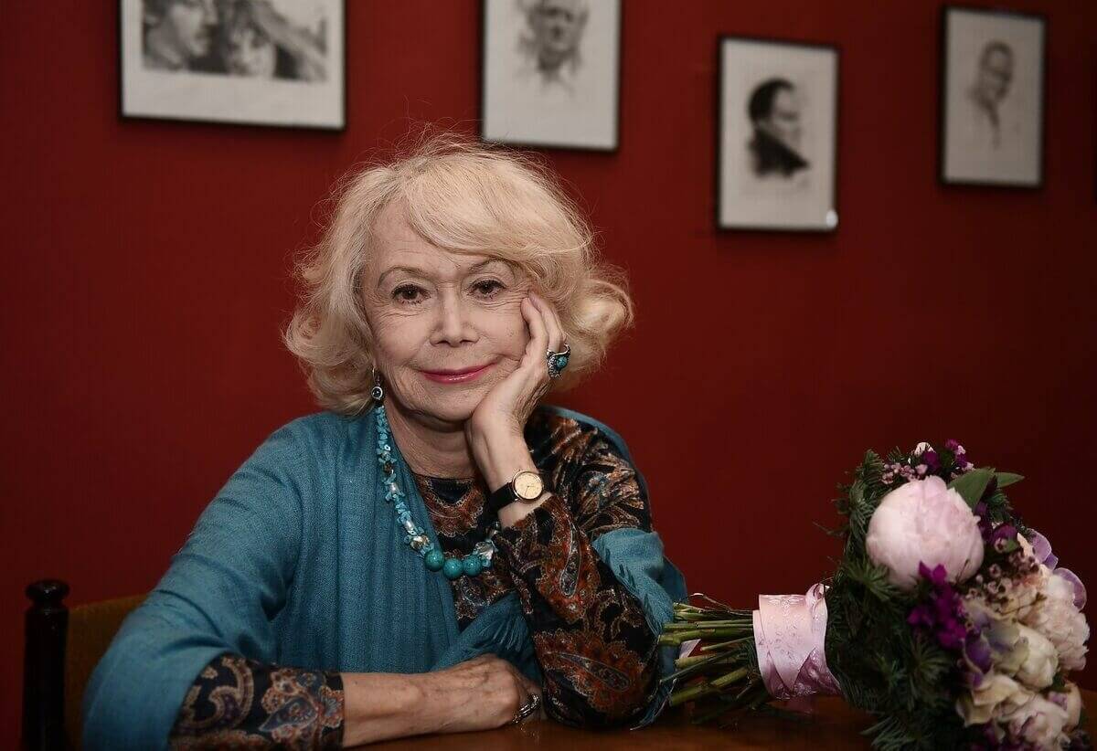 «Только на площадке был милым и общительным»: Немоляева рассказала о затворничестве Мягкова в последние годы жизни
