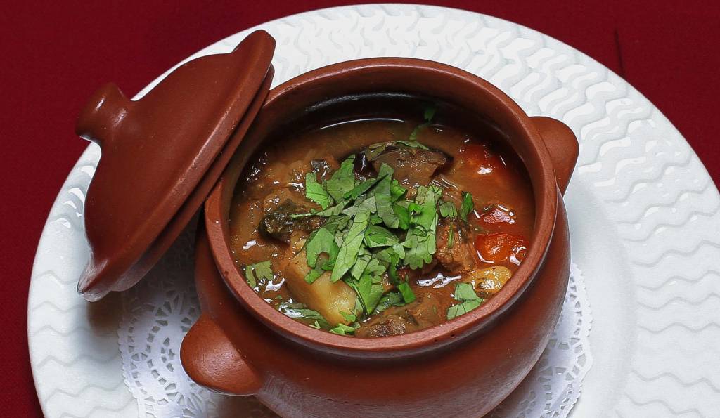 Вкусная грузинская кухня: готовим чанахи из баранины