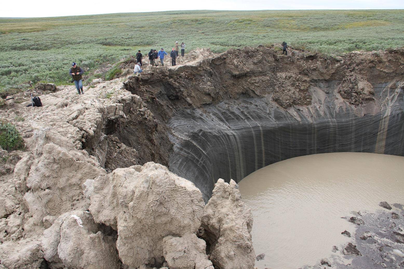 Учёные разгадали причину возникновения гигантского кратера на Ямале