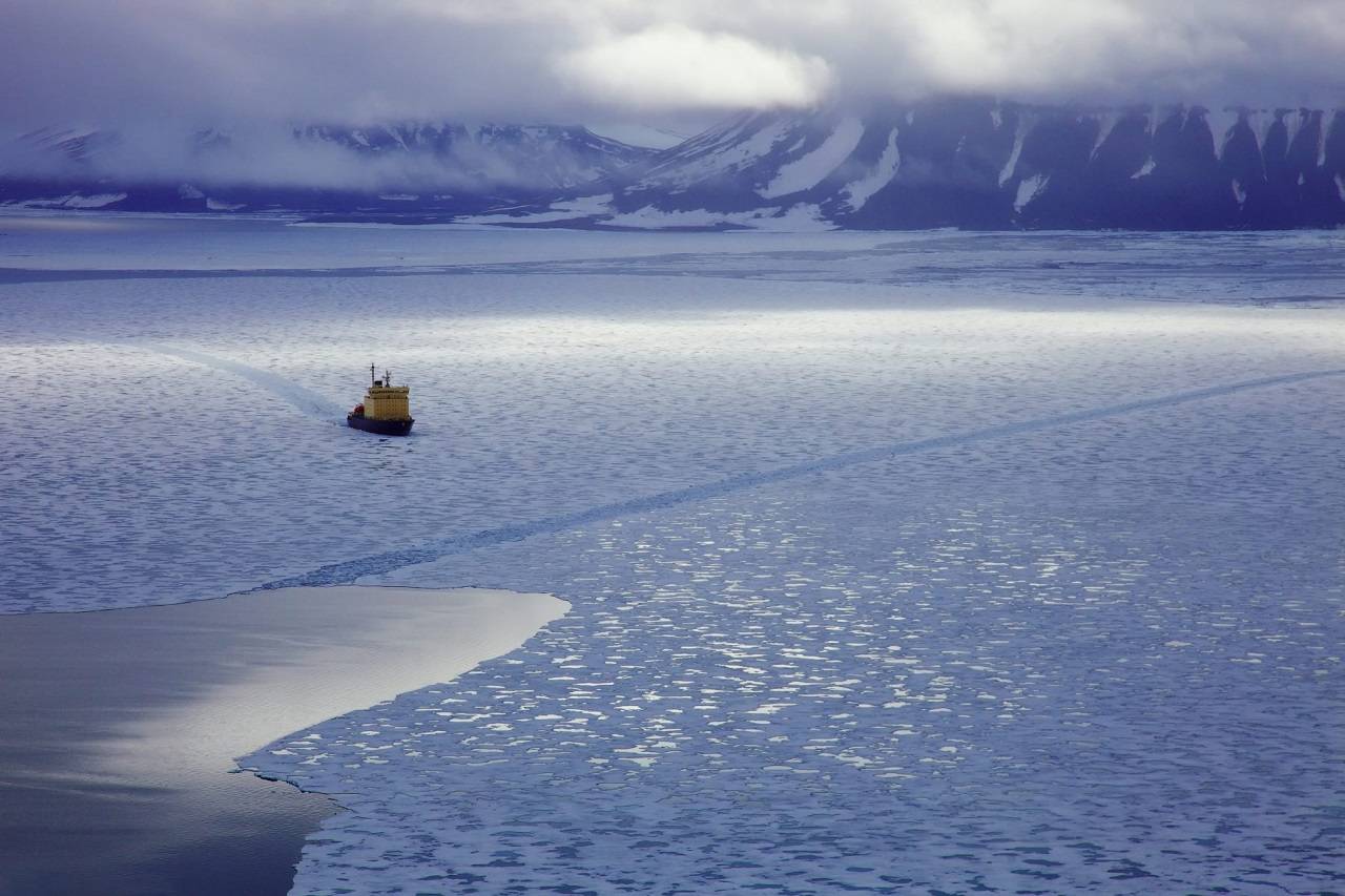 Серьёзно опережает график: учёные рассказали о стремительном повышении температуры Северного Ледовитого океана