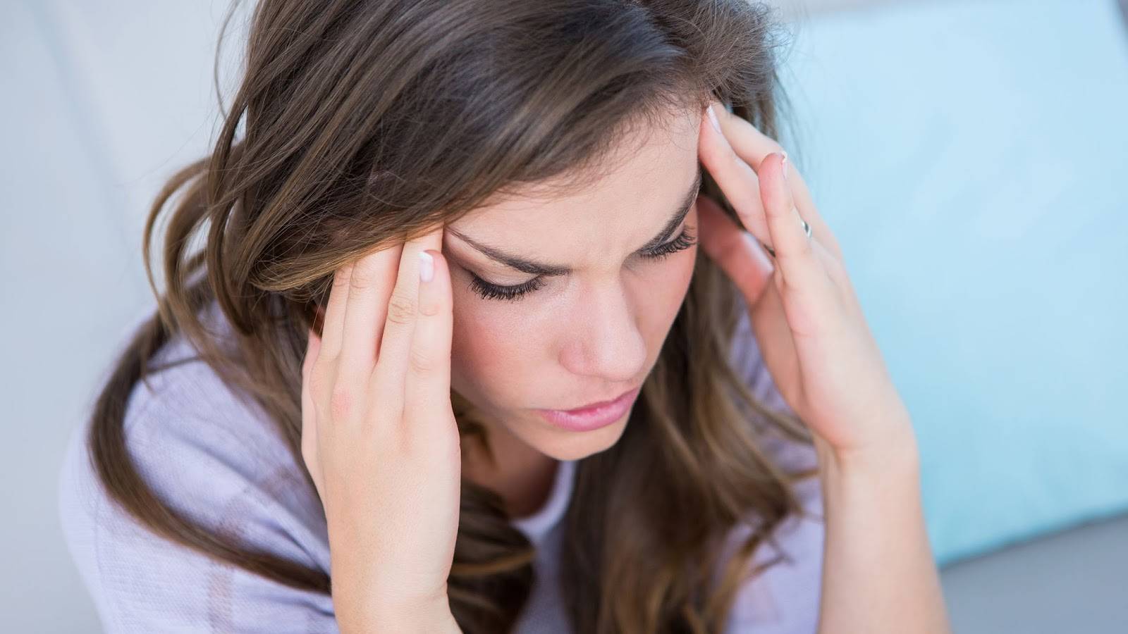 Терпеть её нельзя: медики рассказали, как справиться с головной болью