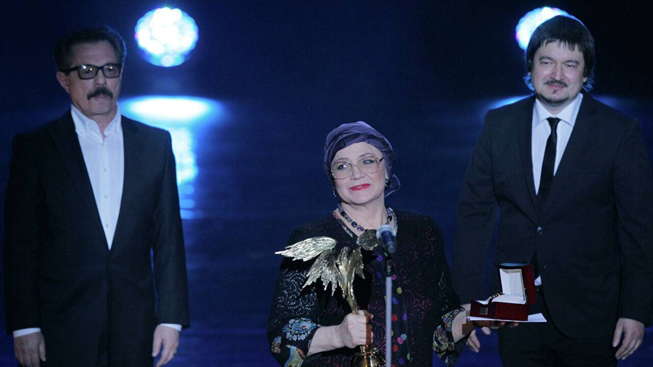 «Каким-то образом она это почувствовала»: режиссёр вспомнил, как Русланова боялась жуткого места