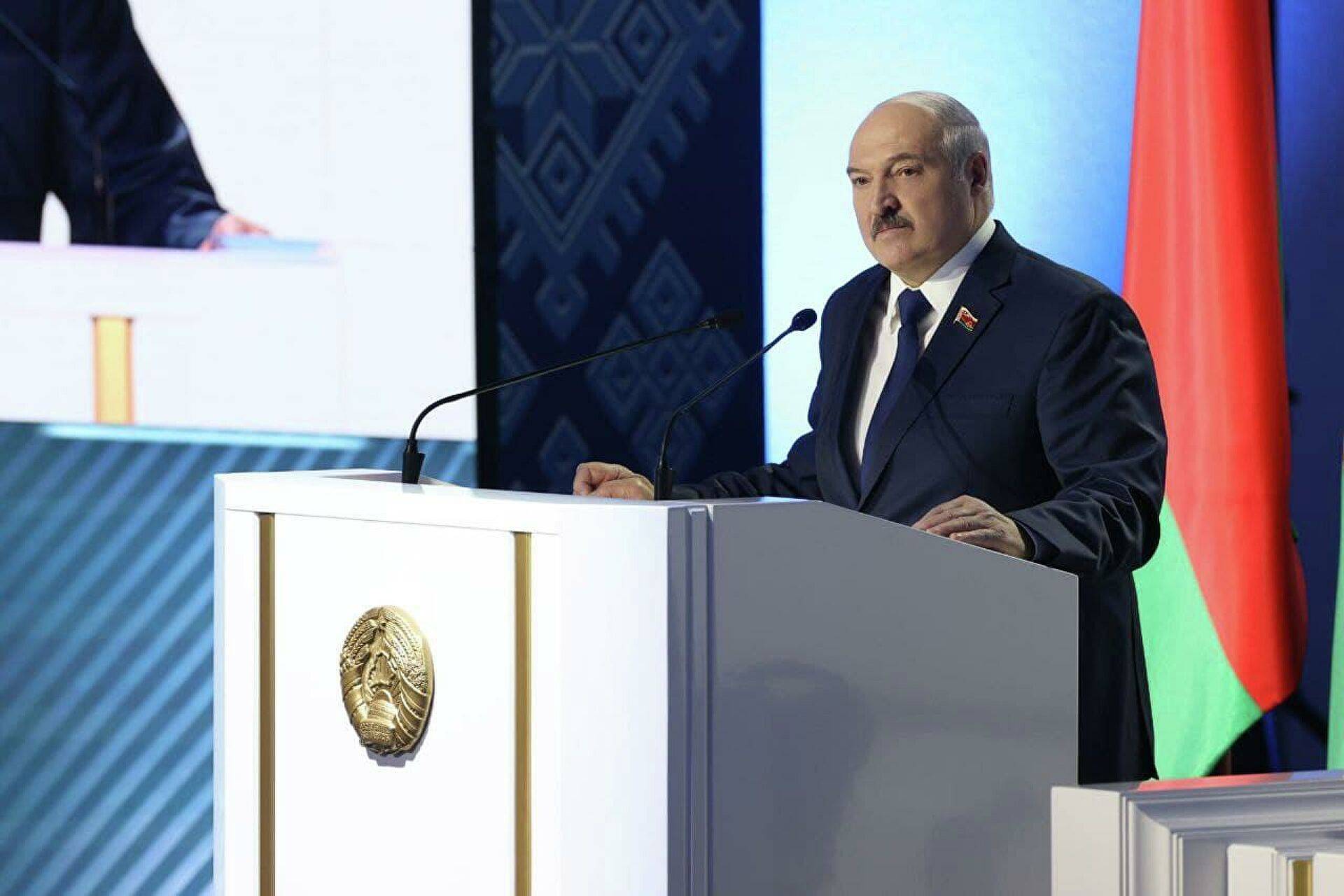 «Даже больше, чем белорусы»: социолог рассказал о любви россиян к Лукашенко