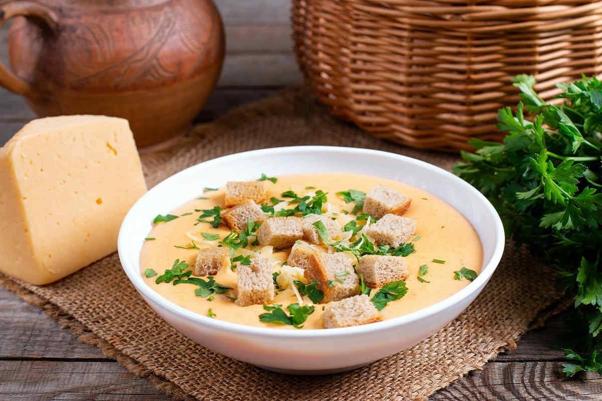 Вкусно и полезно: готовим суп-пюре из картофеля и цветной капусты