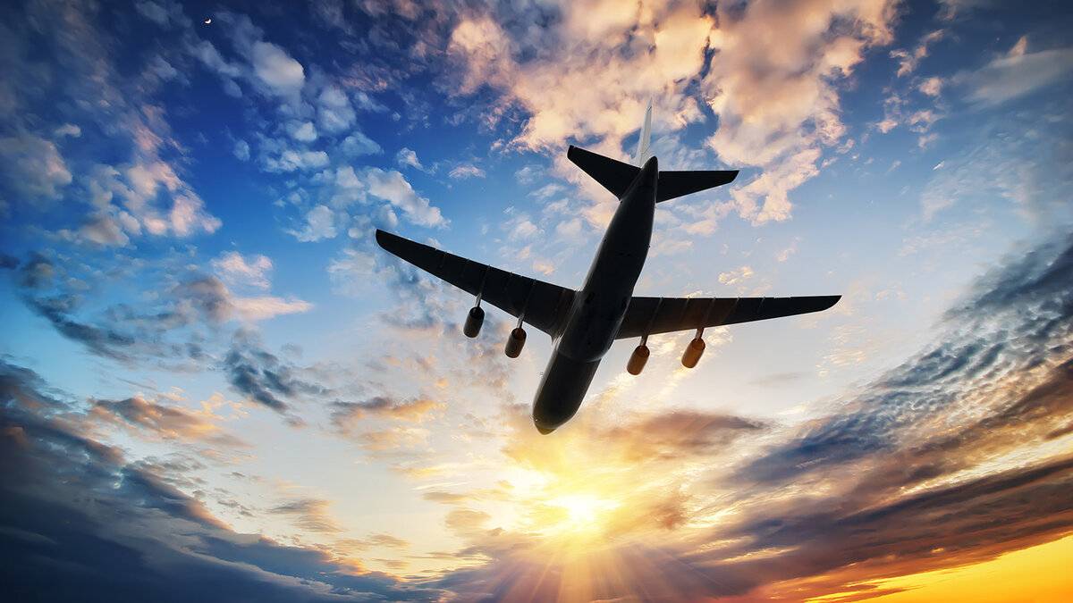 Почему поезд опаснее самолёта: эксперты дали ответ