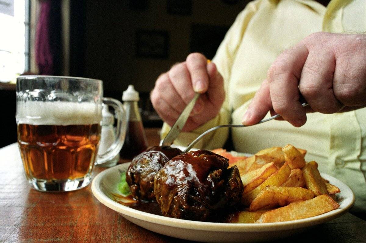 Диетолог составила огромный список самых опасных продуктов для печени